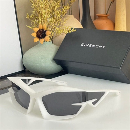 Givenchy Sunglass AAA 002